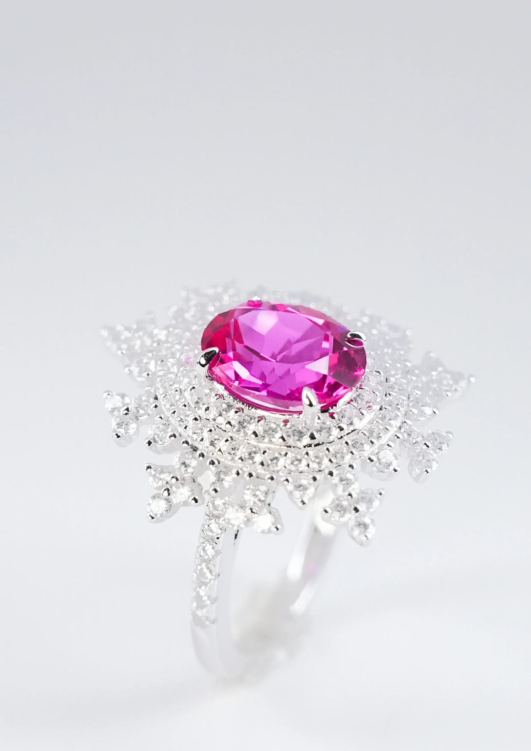 Pink Snowflake sapphire ring, setting detail