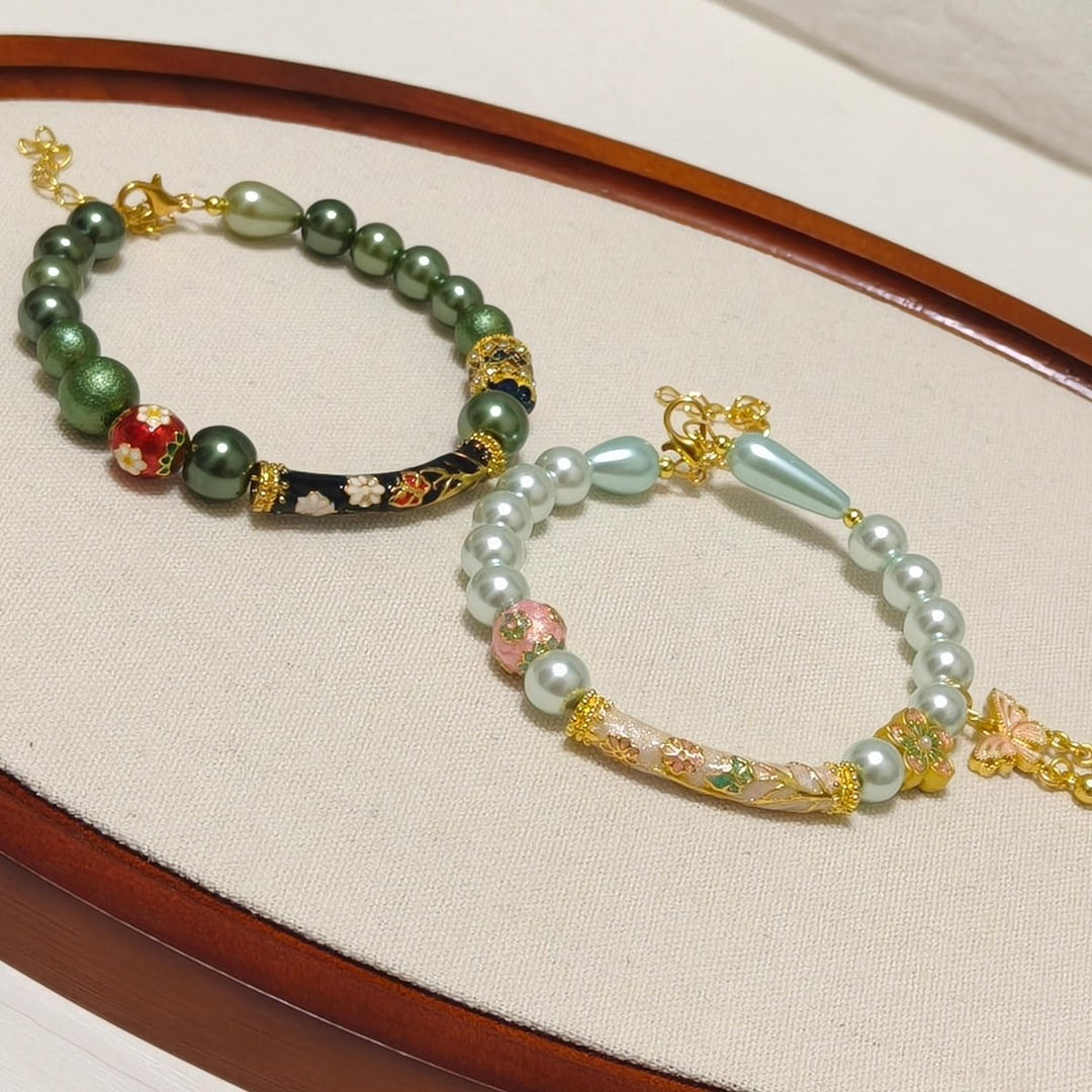 Sculptural link bracelet alternate view 7