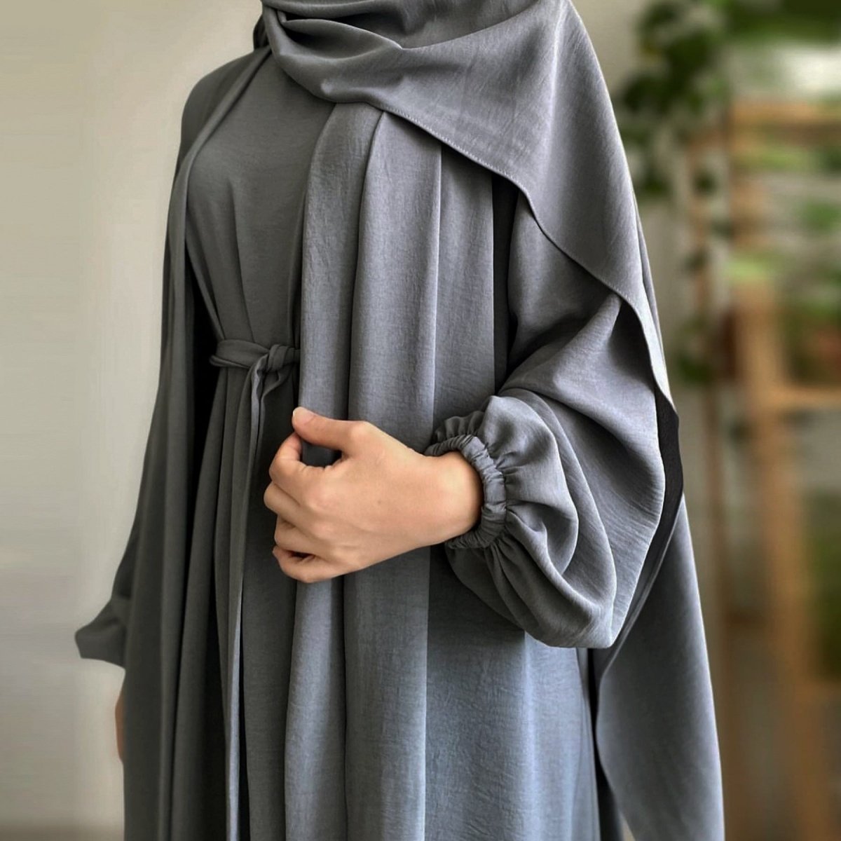 Open abaya with pockets three-piece set image 6