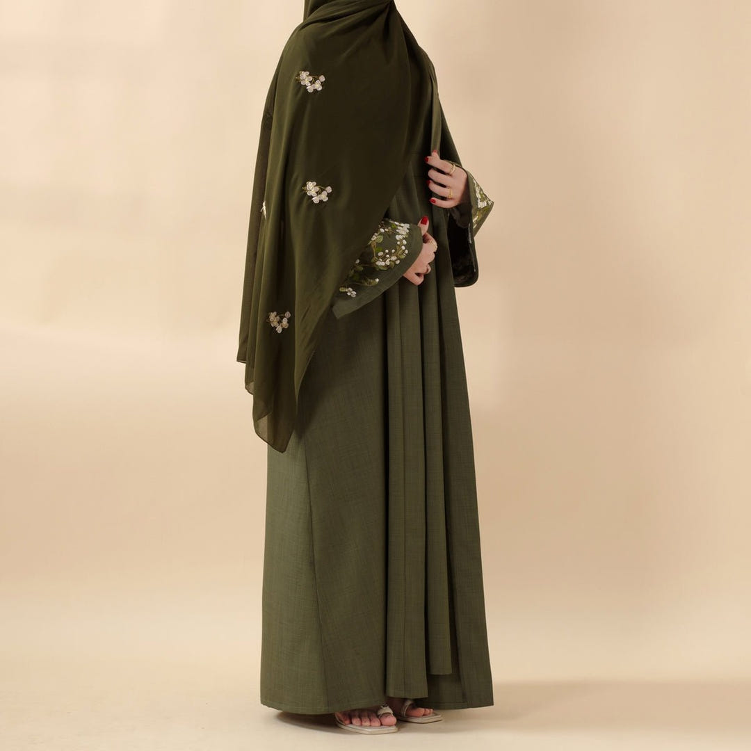 Olive branch embroidered abaya set image 6