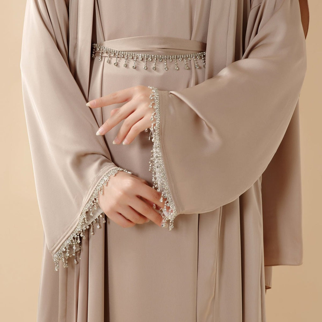 Four-piece diamond-tassel abaya set view 4