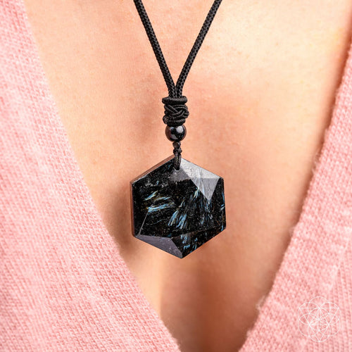 Natural arfvedsonite pendant with hexagonal stone shape