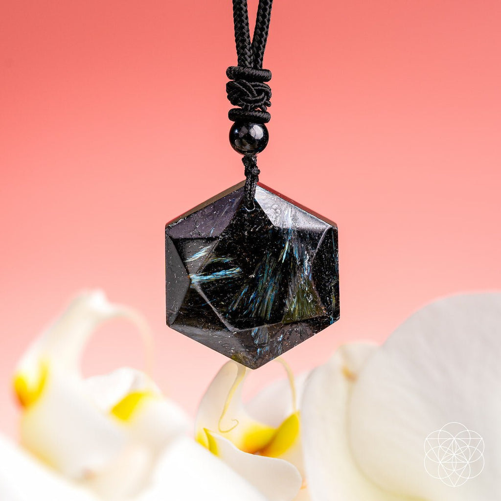 Brazilian arfvedsonite hexagon pendant close-up