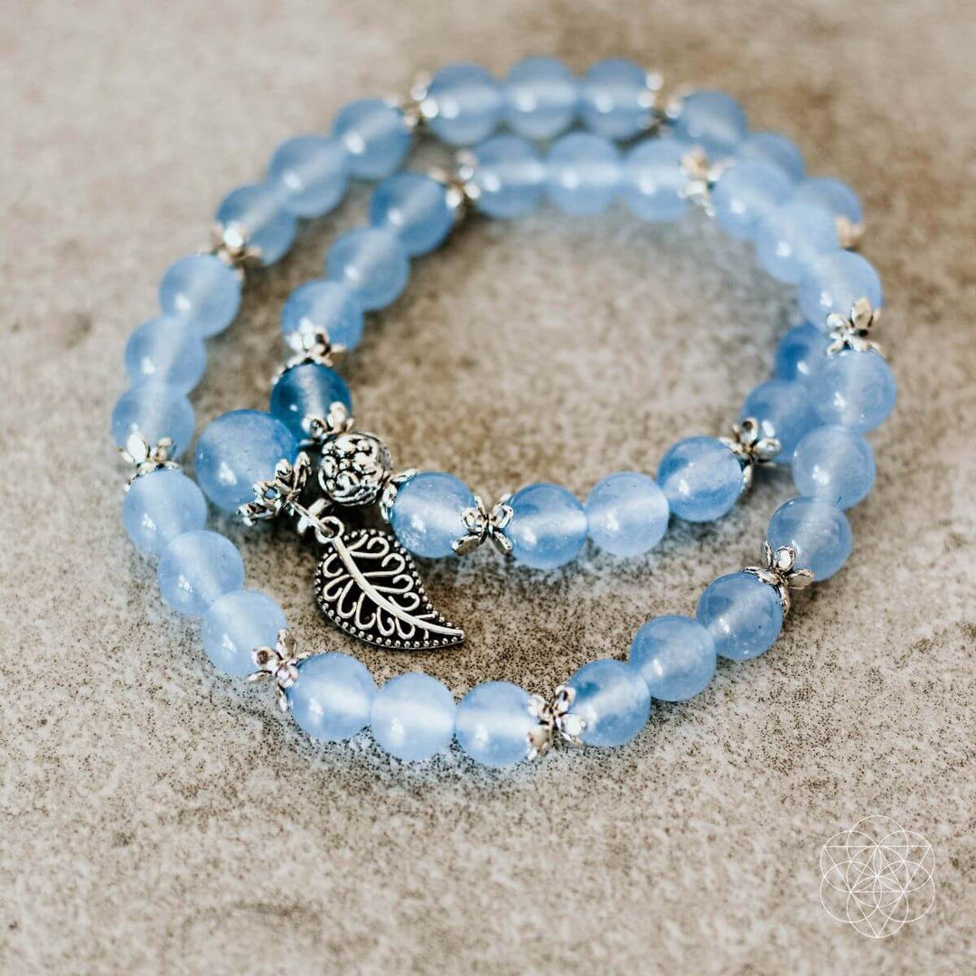 Elegant blue chalcedony elastic bracelet