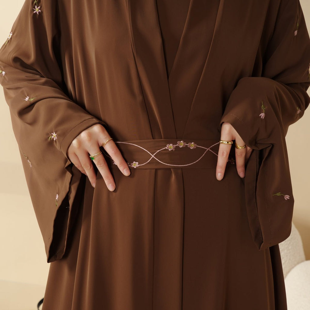 Tulip embroidered abaya set image 15