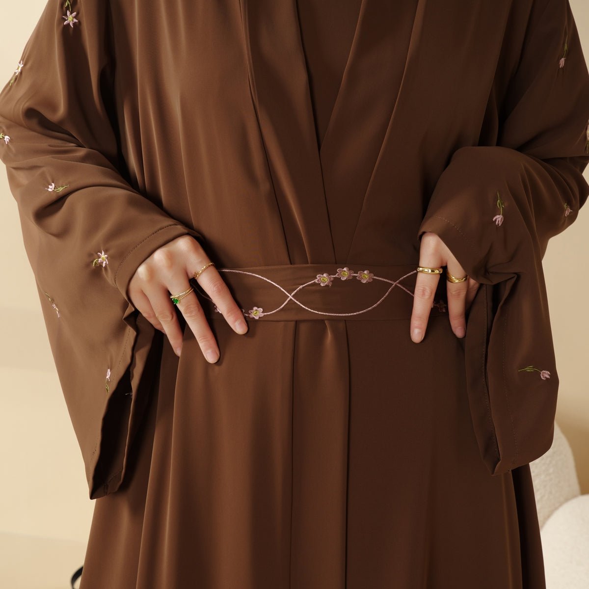 Tulip embroidered abaya set image 15