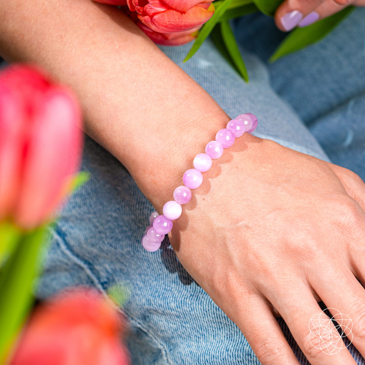 Pink kunzite bracelet with 8 mm polished beads