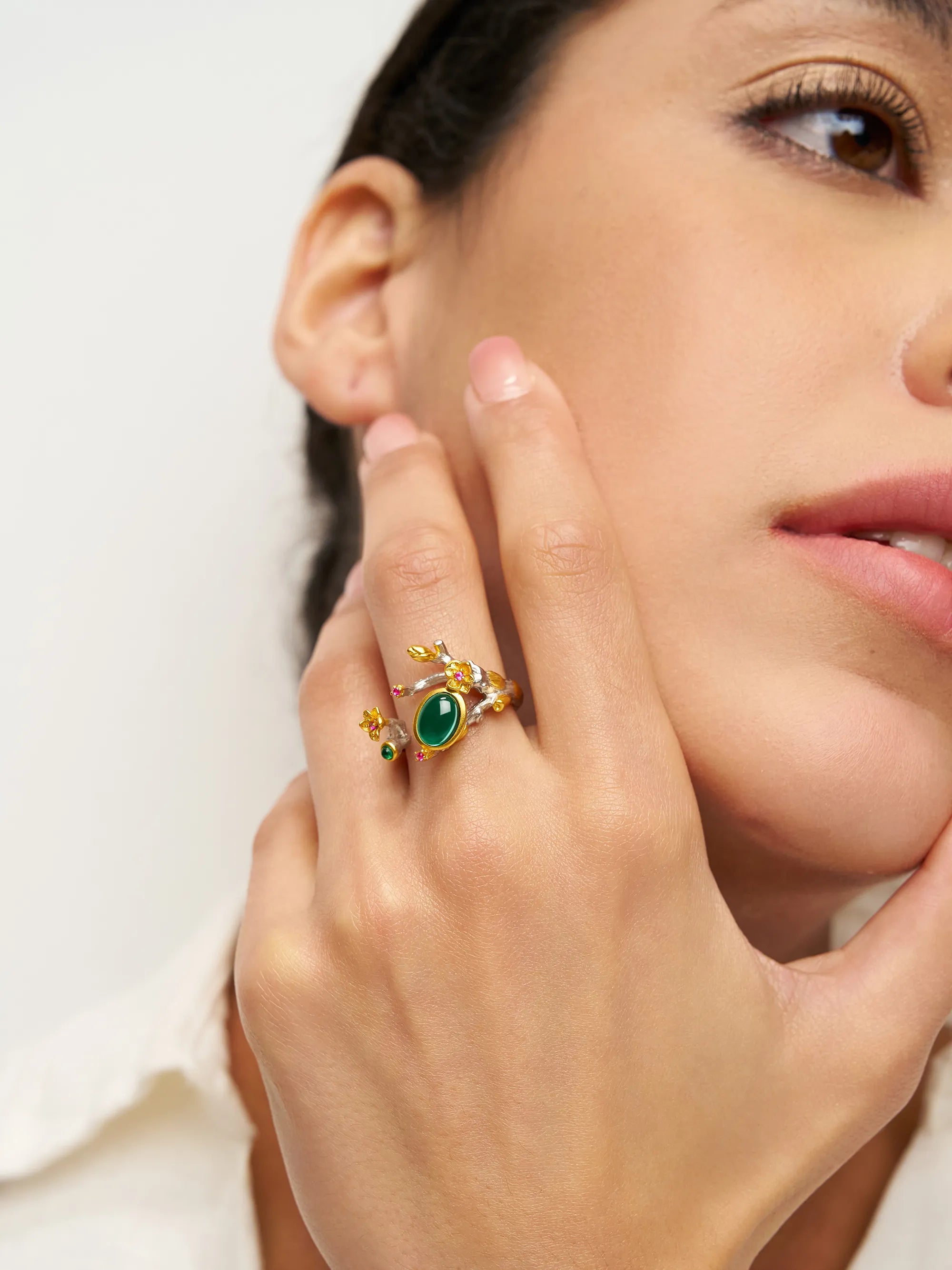 Enchanted Branch emerald ring, side detail