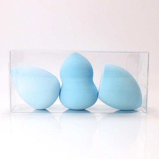 Sculpting makeup sponges in a coordinated color set