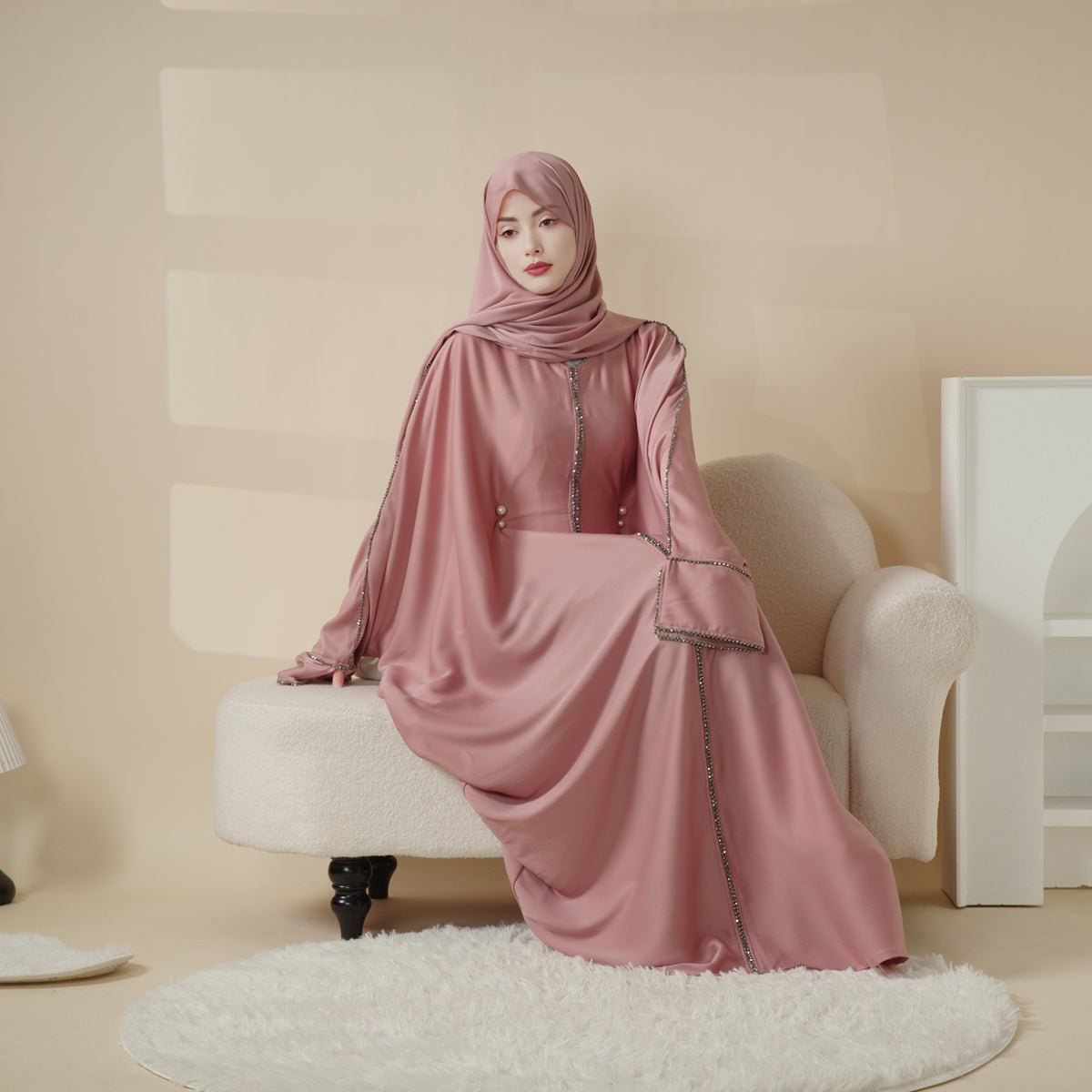 Fluid batwing abaya and hijab view 7