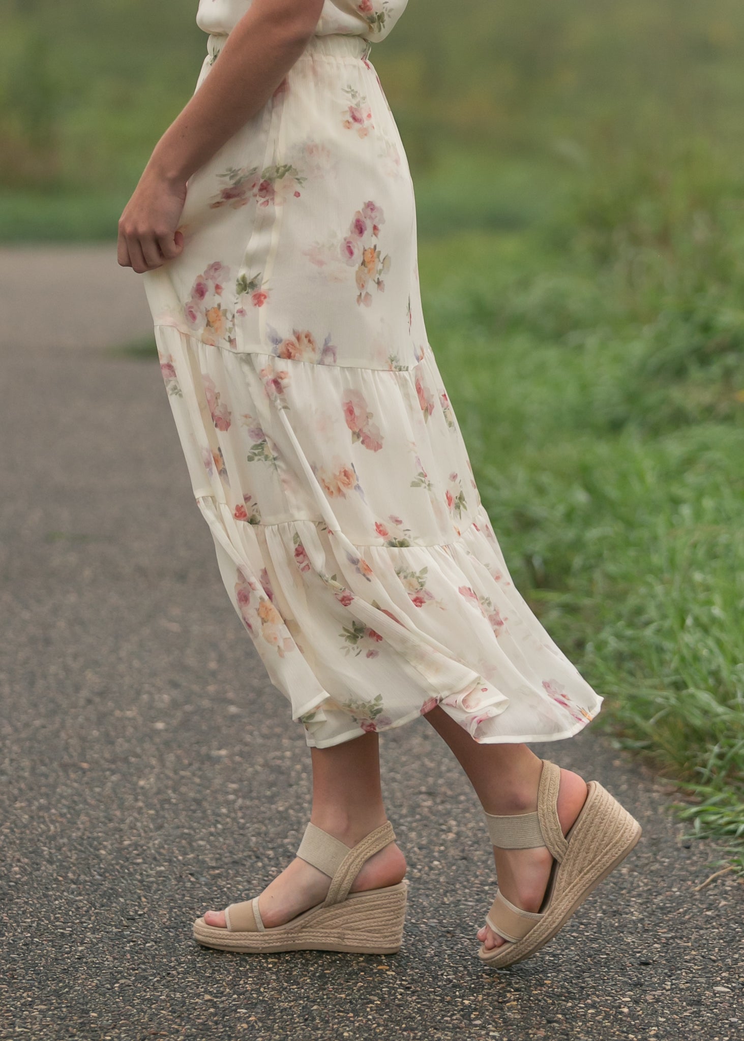 Floral-cream loose-fit tiered skirt