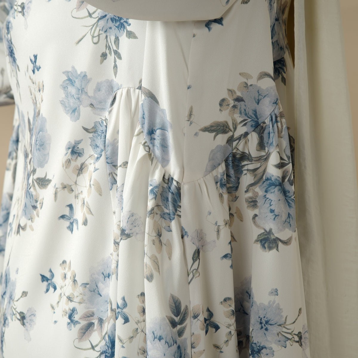 Printed reversible abaya image 19