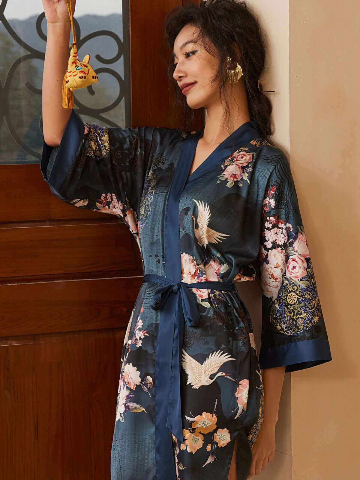 Short blue crane-print kimono robe, product view 9