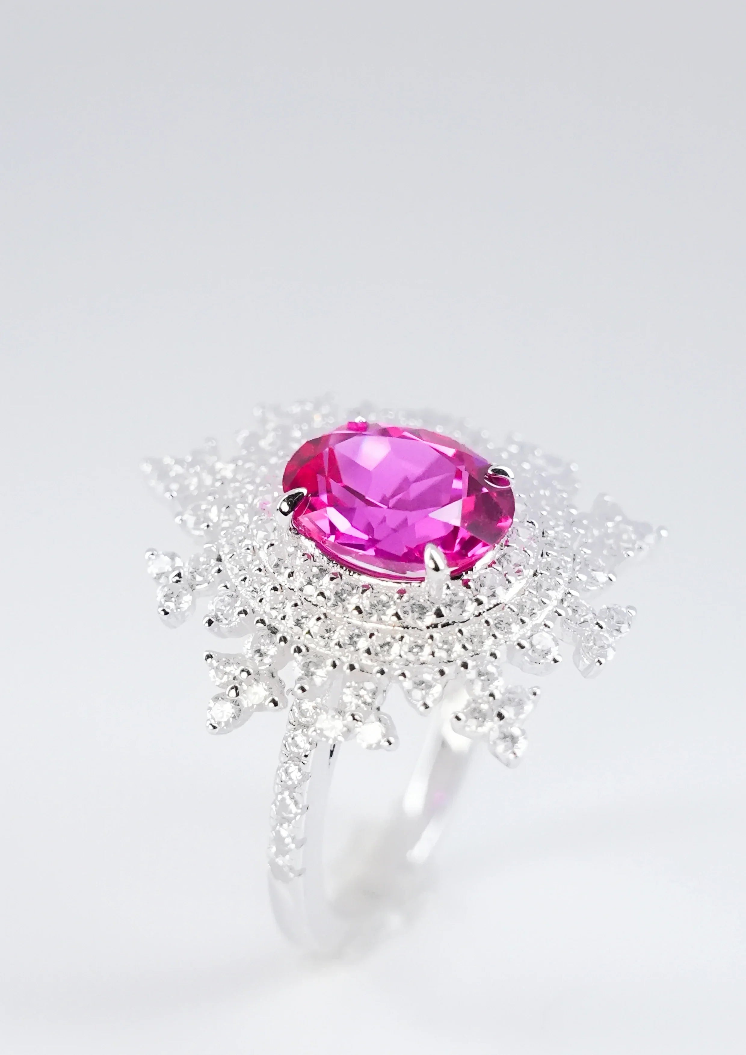 Pink Snowflake sapphire ring, setting detail