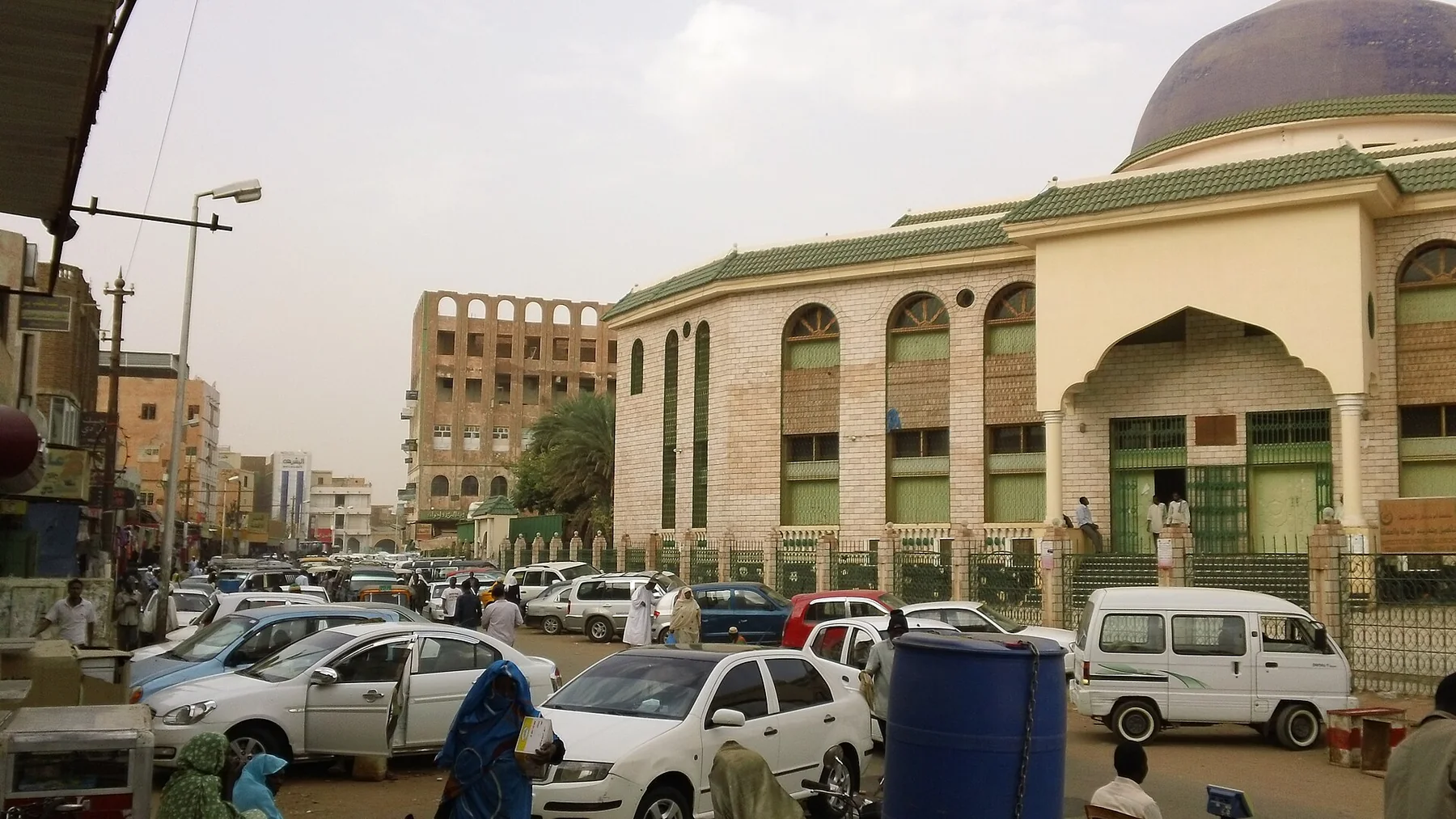 صورة أرشيفية لسوق أم درمان بالسودان سنة 2013، تصوير عاصم الرشيد التوم